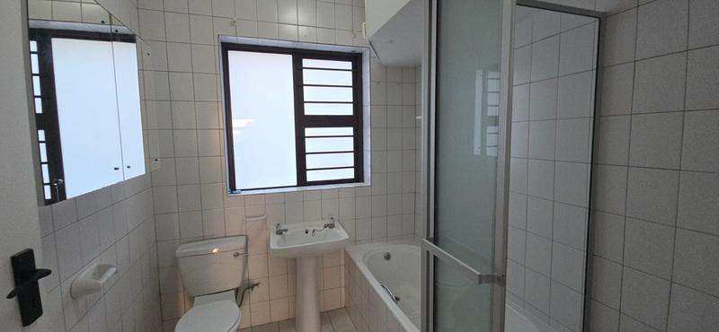 To Let 3 Bedroom Property for Rent in Strand Western Cape